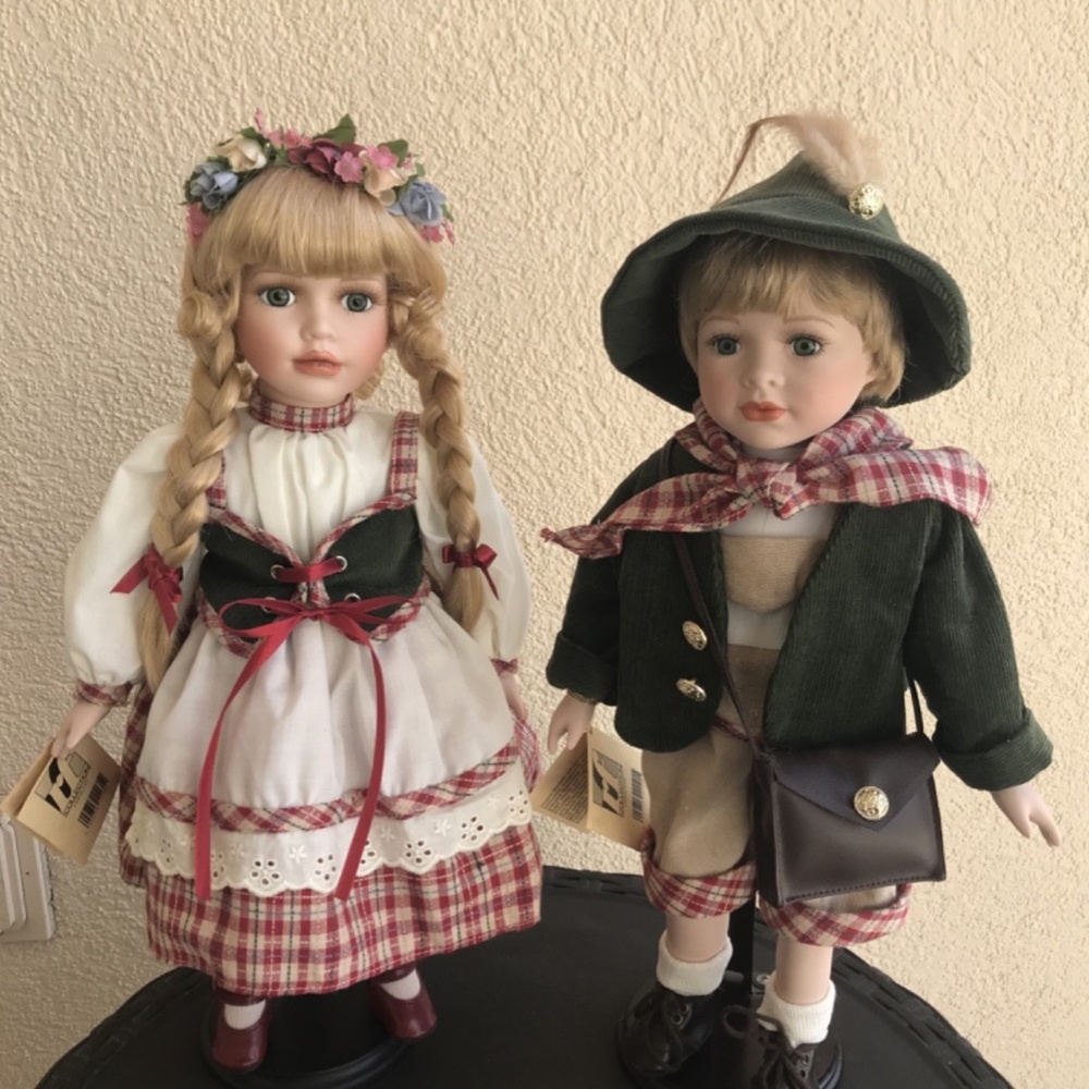 New RF Collection 17" Porcelain German Doll Set Bavarian Attire w/Tags & Stands
